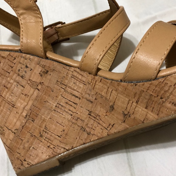 Fashion Focus Tan Sandals - Picture 5 of 5